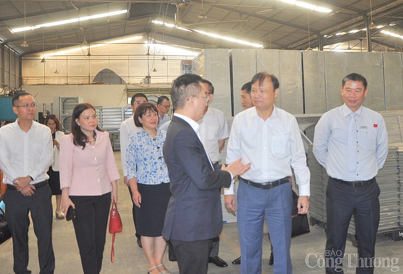 Thứ trưởng Đỗ Thắng Hải kiểm tra Cuộc vận động Người Việt Nam ưu tiên dùng hàng Việt Nam tại Bình Dương