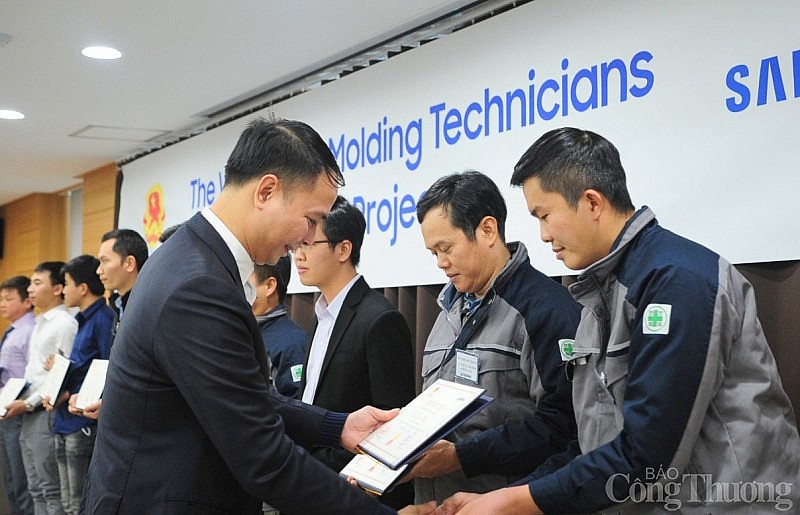 Hơn 20 học viên hoàn thành chương trình đào tạo chuyên gia ngành khuôn mẫu tại Hàn Quốc