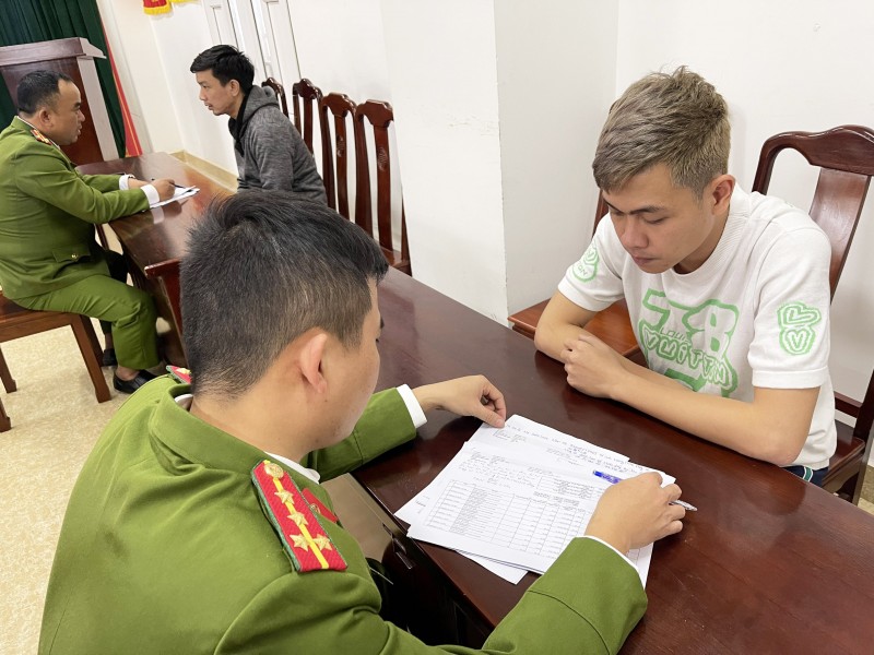 Thừa Thiên Huế: Chia hai mũi, bắt nhóm cá độ bóng đá hơn 55 tỷ đồng