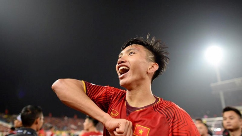 Văn Hậu bất ngờ chia tay CLB Hà Nội