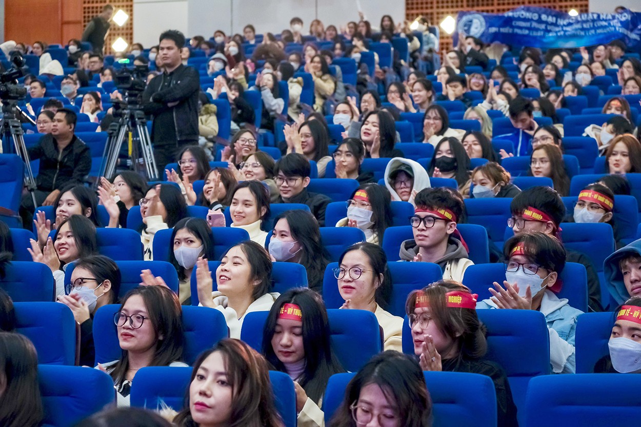 Sinh viên trường Luật Hà Nội đoạt giải nhất cuộc thi Tìm hiểu pháp luật bảo vệ quyền lợi người tiêu dùng