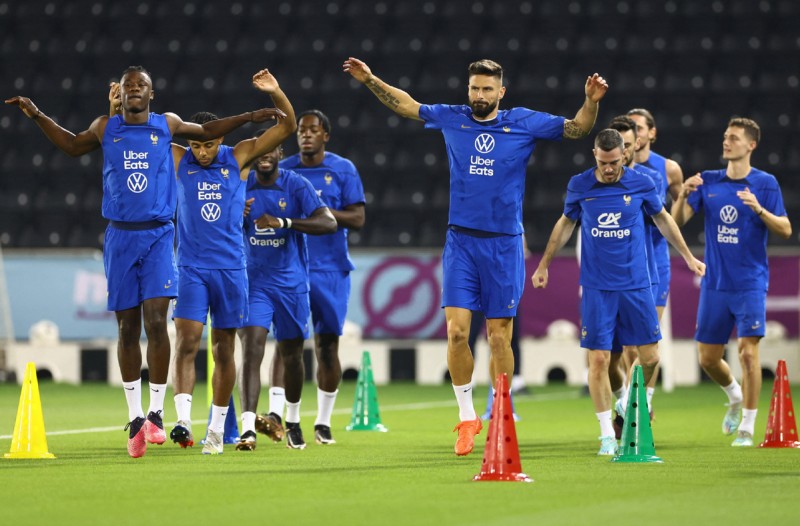 Ba cầu thủ tuyển Pháp nhiễm bệnh cố gắng quay lại trước chung kết World Cup 2022 Ba cầu thủ tuyển Pháp nhiễm bệnh cố gắng quay lại trước chung kết World Cup 2022