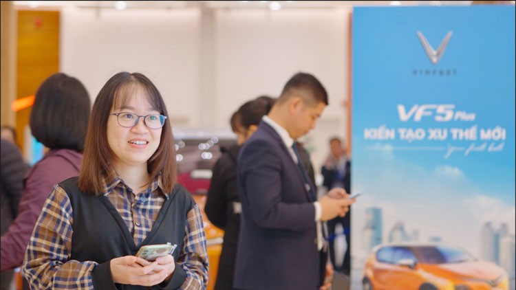 Hơn 70% khách hàng sẵn sàng ngừng mua xe xăng để chờ ô tô điện VinFast VF 5 Plus Hơn 70% khách hàng sẵn sàng ngừng mua xe xăng để chờ ô tô điện VinFast VF 5 Plus