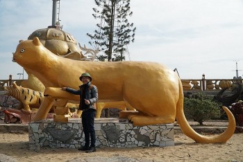 Thanh Hóa: Tranh cãi tượng mèo giống chuột tại một điểm du lịch