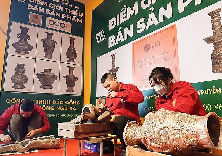 quảng bá sản phẩm OCOP và sản phẩm nghề đúc đồng Ngũ Xã đến du khách trong và ngoài nước quảng bá sản phẩm OCOP và sản phẩm nghề đúc đồng Ngũ Xã đến du khách trong và ngoài nước