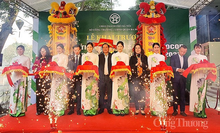 Khai trương Điểm giới thiệu và bán sản phẩm OCOP gắn với nghề truyền thống đúc đồng Ngũ Xã Khai trương Điểm giới thiệu và bán sản phẩm OCOP gắn với nghề truyền thống đúc đồng Ngũ Xã