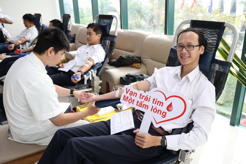 Tuần lễ hồng EVN lần thứ VIII tại miền Trung – Tây Nguyên: Hơn 2.200 đơn vị máu được hiến tặng Tuần lễ hồng EVN lần thứ VIII tại miền Trung – Tây Nguyên: Hơn 2.200 đơn vị máu được hiến tặng