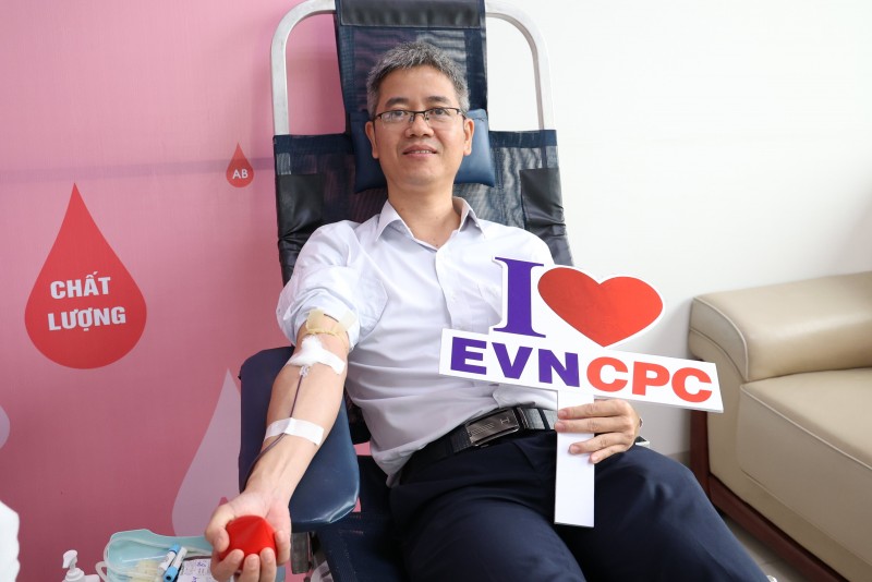 Tuần lễ hồng EVN lần thứ VIII tại miền Trung – Tây Nguyên: Hơn 2.200 đơn vị máu được hiến tặng Tuần lễ hồng EVN lần thứ VIII tại miền Trung – Tây Nguyên: Hơn 2.200 đơn vị máu được hiến tặng