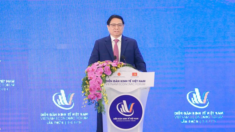 Diễn đàn Kinh tế Việt Nam lần thứ 5: Ổn định kinh tế vĩ mô, vững vàng vượt qua thách thức Diễn đàn Kinh tế Việt Nam lần thứ 5: Ổn định kinh tế vĩ mô, vững vàng vượt qua thách thức