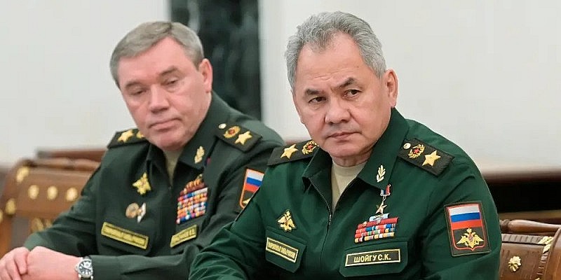 Đại tướng Valery Gerasimov (bên trái). Đại tướng Valery Gerasimov (bên trái).