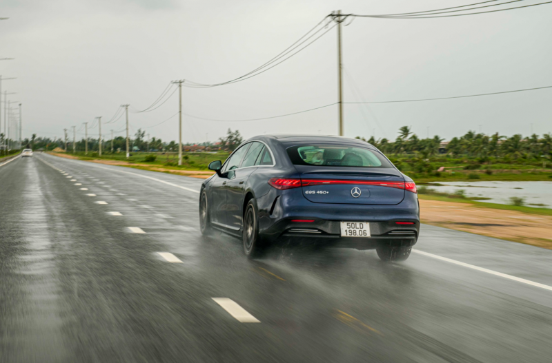 EQS 450+ xác lập kỷ lục di chuyển hơn 850km trong 1 lần sạc