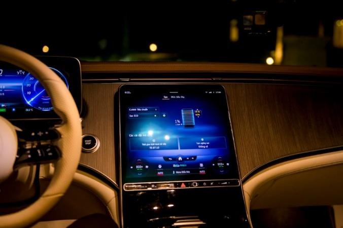 EQS 450+ xác lập kỷ lục di chuyển hơn 850km trong 1 lần sạc