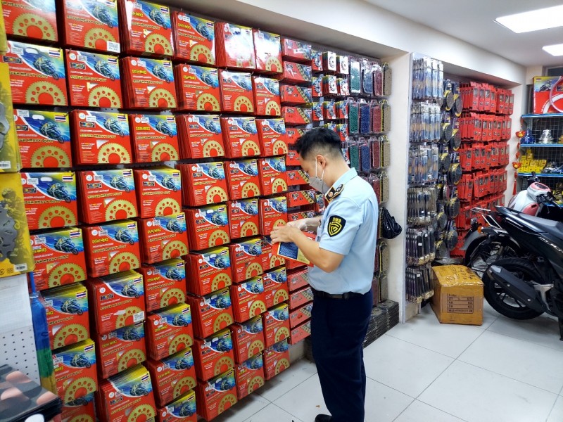 Tổng cục Quản lý thị trường đang kiểm tra Chợ bán phụ tùng xe máy lớn nhất phía Nam