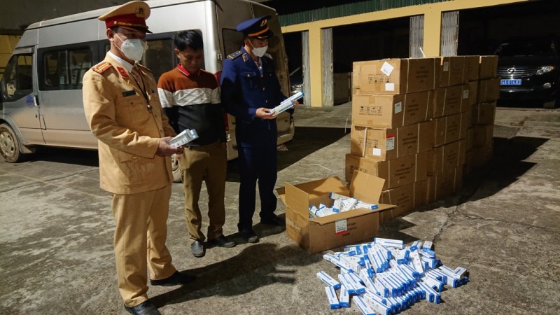 Số kit test COVID-19 không rõ nguồn gốc bi lực lượng chức năng tỉnh Quảng Ninh phát hiện Số kit test COVID-19 không rõ nguồn gốc bi lực lượng chức năng tỉnh Quảng Ninh phát hiện