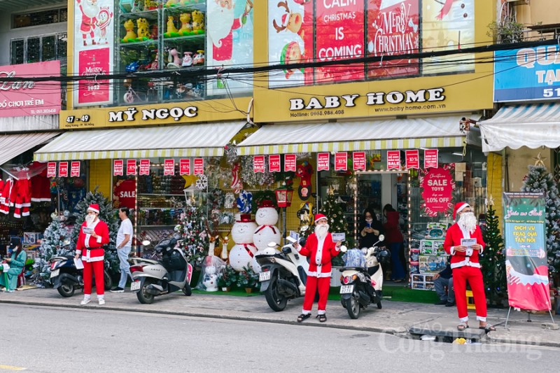Đà Nẵng: Độc đáo dịch vụ ông già Noel giao quà tận nhà dịp Giáng sinh Đà Nẵng: Độc đáo dịch vụ ông già Noel giao quà tận nhà dịp Giáng sinh
