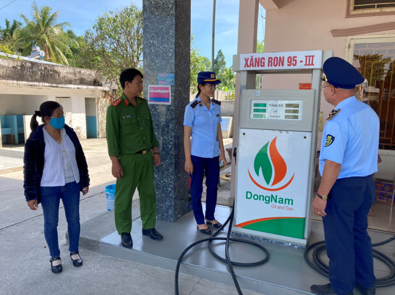 Cần Thơ: Xử phạt 01 doanh nghiệp xăng dầu giảm lượng hàng bán ra Cần Thơ: Xử phạt 01 doanh nghiệp xăng dầu giảm lượng hàng bán ra