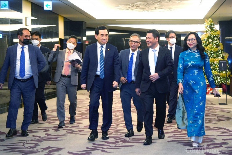 Việt Nam và Hàn Quốc nhất trí đưa kim ngạch thương mại 100 tỷ USD vào năm 2023 Việt Nam và Hàn Quốc nhất trí đưa kim ngạch thương mại 100 tỷ USD vào năm 2023