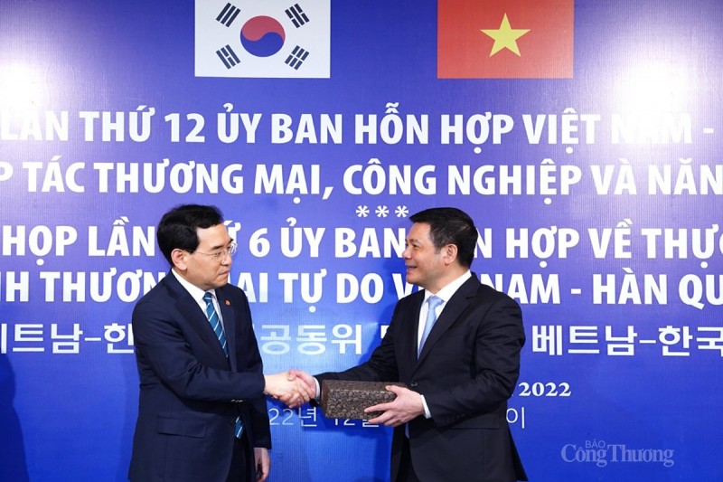 Việt Nam và Hàn Quốc nhất trí đưa kim ngạch thương mại 100 tỷ USD vào năm 2023 Việt Nam và Hàn Quốc nhất trí đưa kim ngạch thương mại 100 tỷ USD vào năm 2023