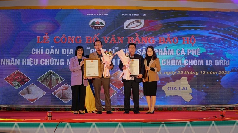 Lễ công bố văn bằng bảo hộ chỉ dẫn địa lý cho các sản phẩm nông nghiệp chủ lực địa phương Lễ công bố văn bằng bảo hộ chỉ dẫn địa lý cho các sản phẩm nông nghiệp chủ lực địa phương
