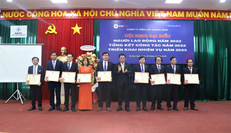 Nhiều đơn vị thuộc EVNCPC hoàn thành xuất sắc nhiệm vụ trong năm 2022 Nhiều đơn vị thuộc EVNCPC hoàn thành xuất sắc nhiệm vụ trong năm 2022