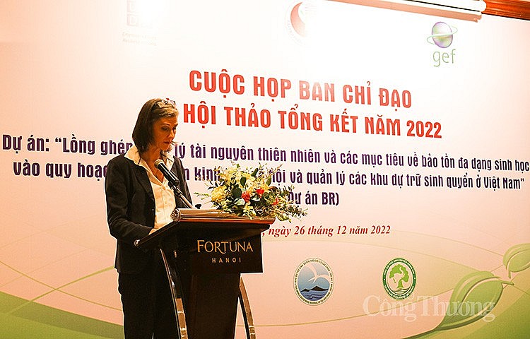 bà Ramla Al Khalidi - Trưởng Đại diện UNDP Việt Nam phát biểu tại Hội thảo