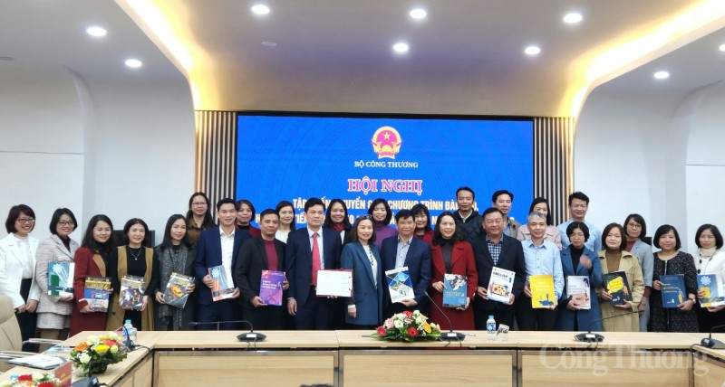 Bộ Công Thương: Nâng cao năng lực chuẩn ngoại ngữ cho các trường đại học, cao đẳng Bộ Công Thương: Nâng cao năng lực chuẩn ngoại ngữ cho các trường đại học, cao đẳng