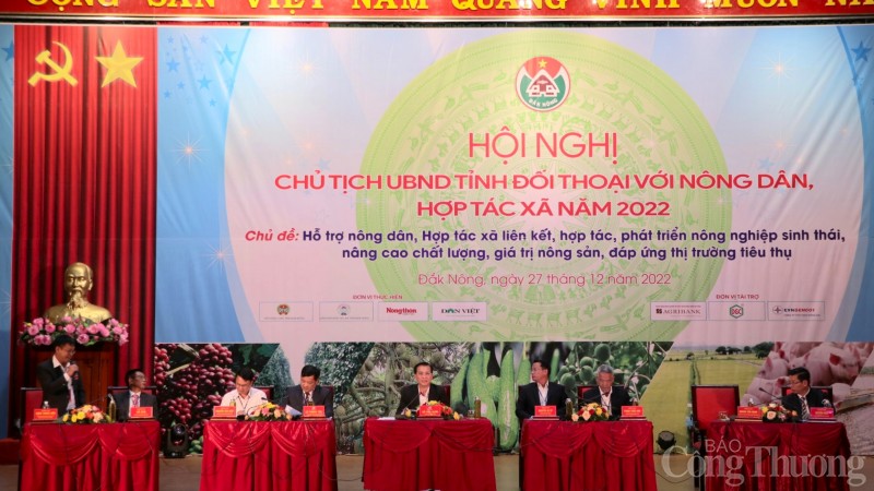 Chủ tịch UBND tỉnh Đắk Nông đối thoại với nông dân, hợp tác xã