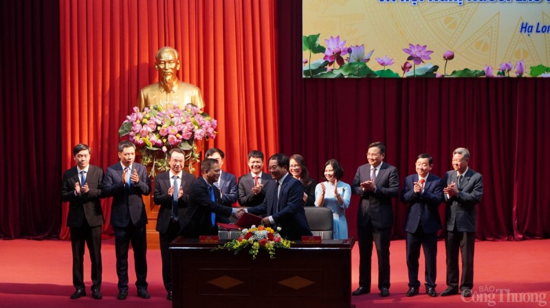 Lễ bàn giao công tác Chủ tịch Hội đồng Quản trị Công ty Lễ bàn giao công tác Chủ tịch Hội đồng Quản trị Công ty