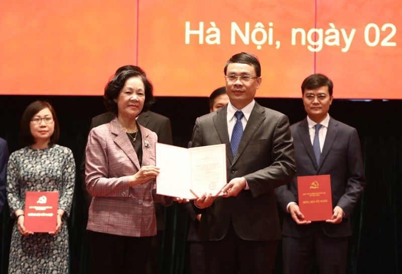 Phê duyệt Đề án: Bồi dưỡng nâng cao năng lực đội ngũ cán bộ, công chức lãnh đạo Phê duyệt Đề án: Bồi dưỡng nâng cao năng lực đội ngũ cán bộ, công chức lãnh đạo