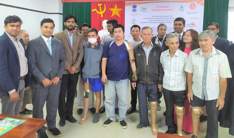 Ấn Độ viện trợ trại lắp chân tay giả Jaipur đầu tiên tại tỉnh Đắk Lắk Ấn Độ viện trợ trại lắp chân tay giả Jaipur đầu tiên tại tỉnh Đắk Lắk
