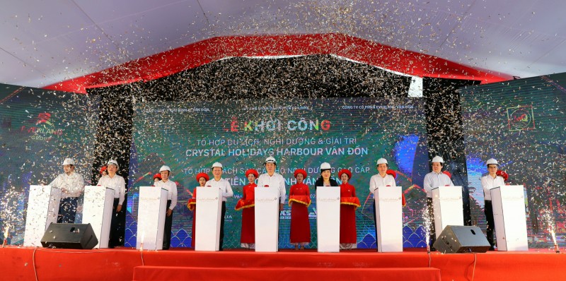 Khởi công dự án Crystal Holidays Harbour Vân Đồn hơn 3.600 tỷ đồng ngày 30/4/2022. Khởi công dự án Crystal Holidays Harbour Vân Đồn hơn 3.600 tỷ đồng ngày 30/4/2022.