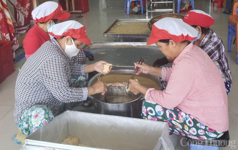 Đà Nẵng: Các cơ sở sản xuất thực phẩm, hàng đặc sản vào mùa cao điểm hàng Tết