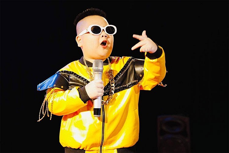 Sao nhí Muối Dubai rap “khét lẹt” tại Nhanh như chớp nhí ngày đầu năm mới Sao nhí Muối Dubai rap “khét lẹt” tại Nhanh như chớp nhí ngày đầu năm mới