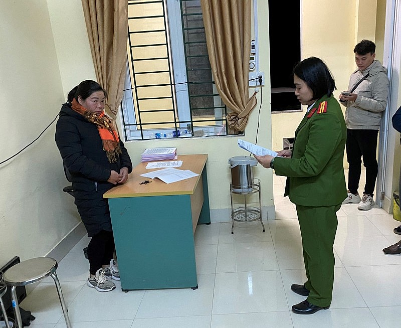 Bắt khẩn cấp cán bộ địa chính xã về tội nhận hối lộ