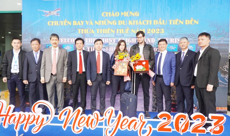 Thừa Thiên Huế: 185 du khách “xông đất” cho ngành du lịch năm 2023