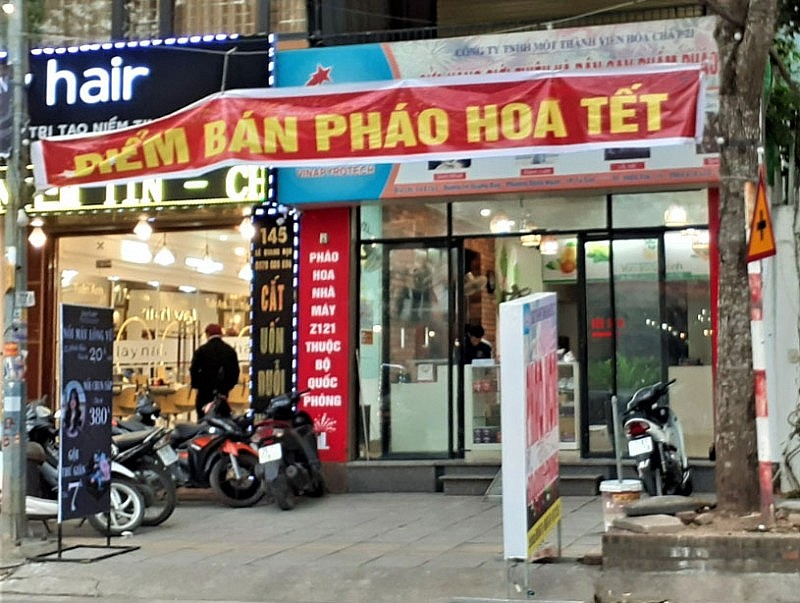 Lật tẩy chiêu trò đại lý “thổi giá” pháo hoa Z121