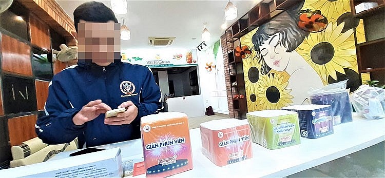 Lật tẩy chiêu trò đại lý “thổi giá” pháo hoa Z121