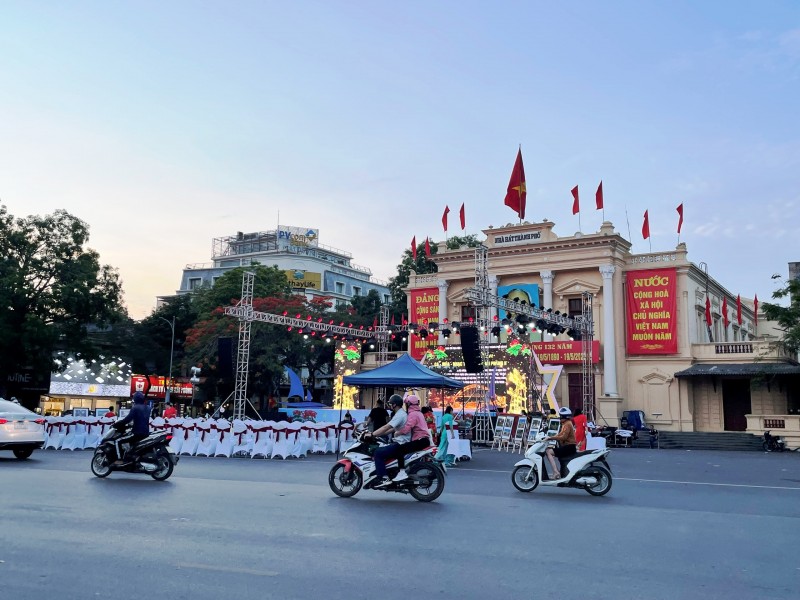 tổng thu ngân sách nhà nước của Hải Phòng đạt hơn 106.600 tỷ đồng lần đầu tiên vượt mức 100.000 tỷ đồng tổng thu ngân sách nhà nước của Hải Phòng đạt hơn 106.600 tỷ đồng lần đầu tiên vượt mức 100.000 tỷ đồng