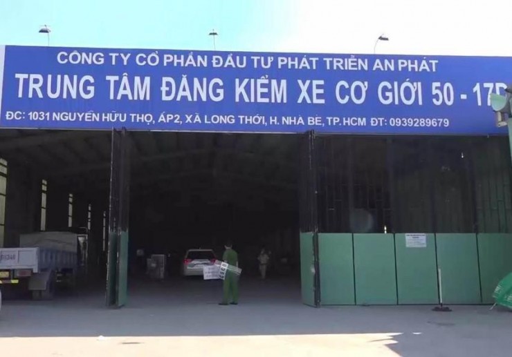 Giám đốc trung tâm đăng kiểm “mù chữ” khai gì với công an?