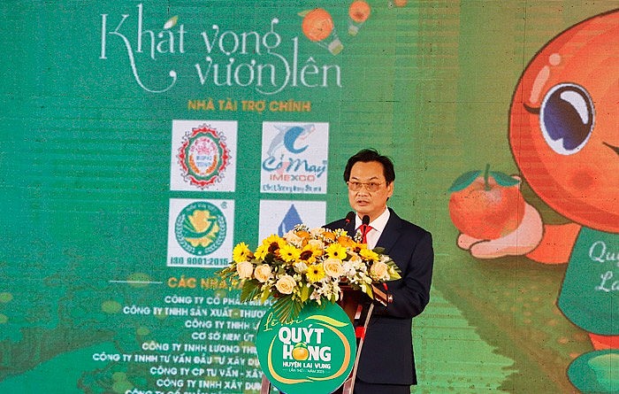 Chủ tịch Ủy ban nhân dân huyện Lai Vung phát biểu khai mạc lễ hội Chủ tịch Ủy ban nhân dân huyện Lai Vung phát biểu khai mạc lễ hội