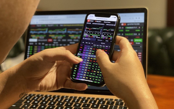 Chứng khoán hôm nay ngày 6/1: Cẩn trọng với các cổ phiếu có dấu hiệu làm giá?