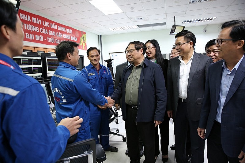 Ngày 01/01/2023, Thủ tướng Chính phủ Phạm Minh Chính thăm, làm việc, động viên người lao động BSR – một trong những đơn vị chủ lực của Petrovietnam vượt qua khó khăn, tận dụng cơ hội thị trường, đạt kỷ lục về doanh thu trong năm 2022. Ngày 01/01/2023, Thủ tướng Chính phủ Phạm Minh Chính thăm, làm việc, động viên người lao động BSR – một trong những đơn vị chủ lực của Petrovietnam vượt qua khó khăn, tận dụng cơ hội thị trường, đạt kỷ lục về doanh thu trong năm 2022.