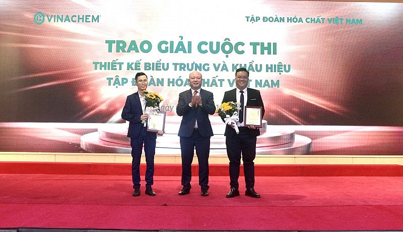 Trao giải cuộc thi thiết kế biểu trưng (logo) và khẩu hiệu (slogan) Tập đoàn Hóa chất Việt Nam