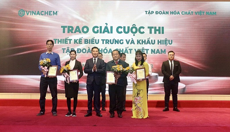 Trao giải cuộc thi thiết kế biểu trưng (logo) và khẩu hiệu (slogan) Tập đoàn Hóa chất Việt Nam