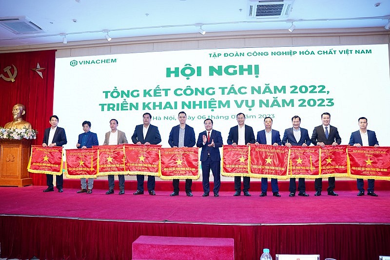 Tập đoàn Hóa chất Việt Nam: Doanh thu và lợi nhuận cao kỷ lục từ khi thành lập