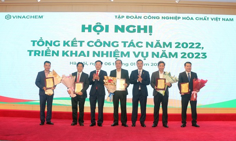 Tập đoàn Hóa chất Việt Nam: Doanh thu và lợi nhuận cao kỷ lục từ khi thành lập Tập đoàn Hóa chất Việt Nam: Doanh thu và lợi nhuận cao kỷ lục từ khi thành lập
