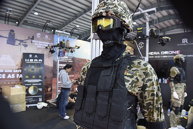 Mẫu UAV Hera tại gian trưng bày của Realtime Robotics ở Triển lãm Quốc phòng quốc tế Việt Nam 2022. Mẫu UAV Hera tại gian trưng bày của Realtime Robotics ở Triển lãm Quốc phòng quốc tế Việt Nam 2022.