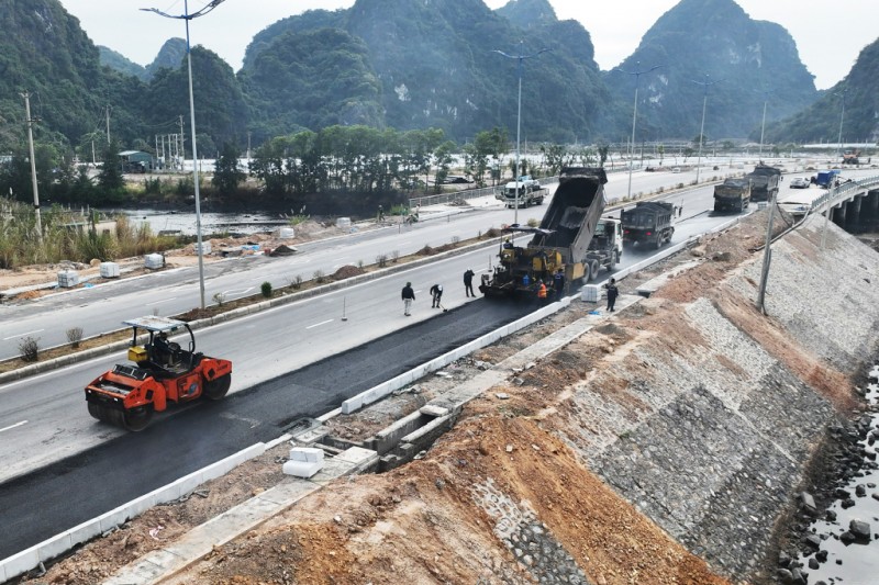 sau hơn 2 tháng thi công, đoạn qua TP Hạ Long đã đạt gần 80% khối lượng, quyết tâm hoàn thành trước Tết Nguyên đán 2023 sau hơn 2 tháng thi công, đoạn qua TP Hạ Long đã đạt gần 80% khối lượng, quyết tâm hoàn thành trước Tết Nguyên đán 2023