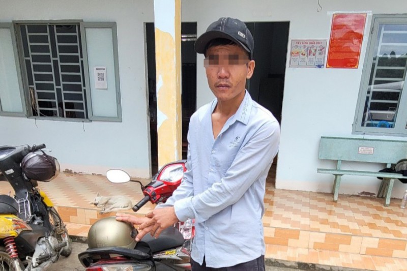 Bắt thanh niên xông vào nhà cướp dây chuyền vàng của cụ già 92 tuổi Bắt thanh niên xông vào nhà cướp dây chuyền vàng của cụ già 92 tuổi