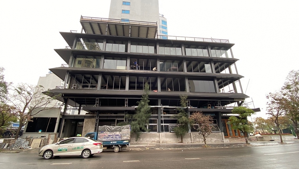 Quảng Ninh: Chưa khắc phục vi phạm trật tự xây dựng, chủ đầu tư Khách sạn Hạ Long Palace vẫn